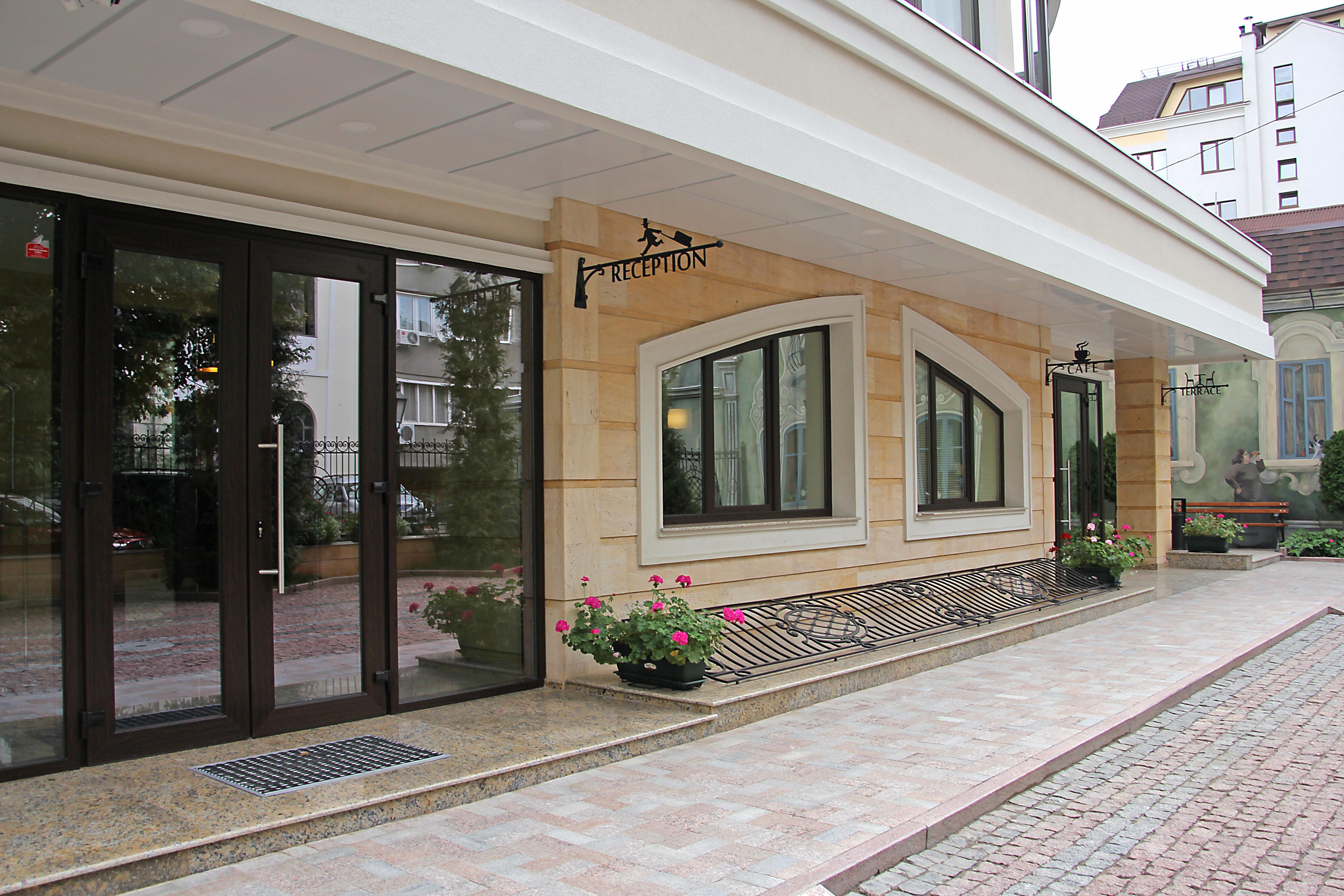 Zentrum Hotel คีชีเนา ภายนอก รูปภาพ